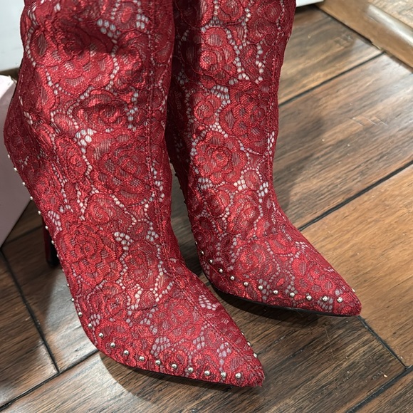 ‼️SOLD‼️ CAPE ROBBINS WINE LACE BOOTIES - Picture 4 of 8